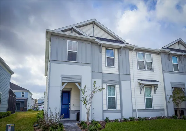 Photo 2 of Townhouse for sale at 16129 Palm Frond Ave, Clermont, FL 34714 | MLS# O6426142 | Listing updated on 2026-09-15