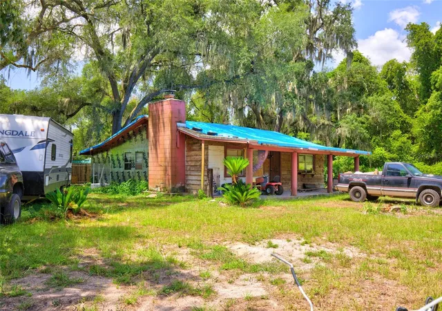 Photo 3 of Single family home for sale at 18938 Se 105th Lane, Ocklawaha, FL 32179 | MLS# OM728710 | Listing updated on 2026-09-13