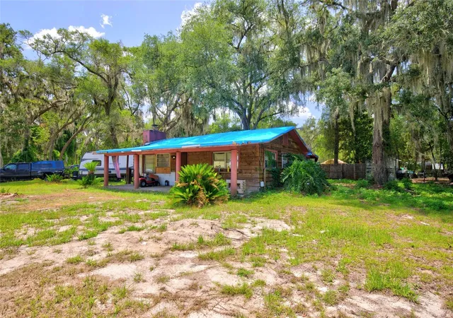 Photo 4 of Single family home for sale at 18938 SE 105th Lane, Ocklawaha, FL 32179 | MLS# OM728710 | Listing updated on 2026-09-13