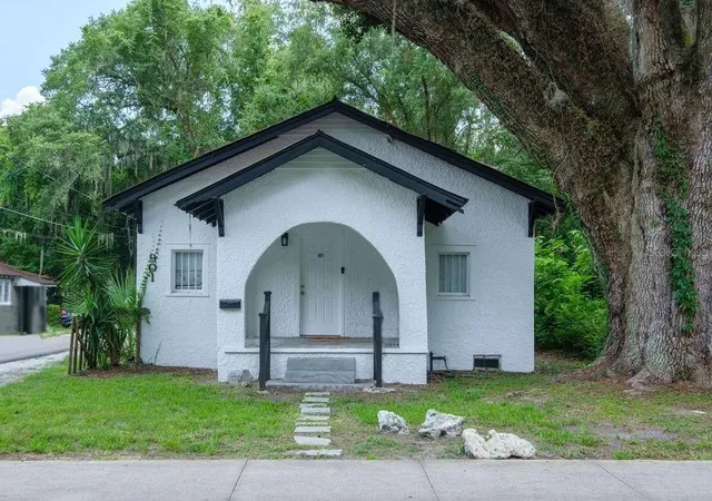 1st image of 901 Nw 3rd Ave, Gainesville, FL 32601 | MLS# GC542053
