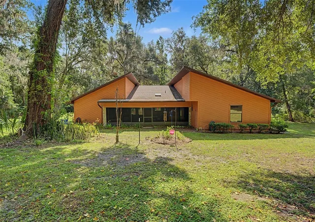 Photo 3 of Single family home for sale at 24075 Winding Crk Dr, Brooksville, FL 34601 | MLS# TB8530373 | Listing updated on 2026-09-29