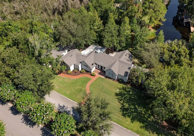 Photo 2 of Single family home for sale at 12085 Sandy Shrs Dr, Windermere, FL 34786 | MLS# O6426164 | Listing updated on 2026-10-16
