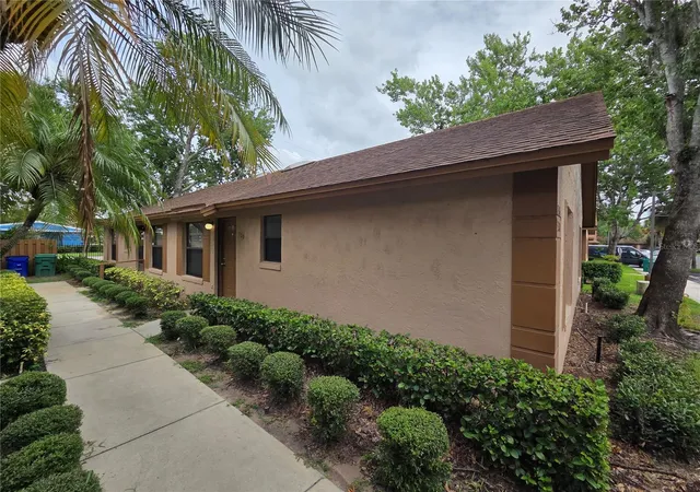 Photo 2 of Condo for sale at 320 Eron Way #6, Winter Garden, FL 34787 | MLS# O6426182 | Listing updated on 2026-09-01