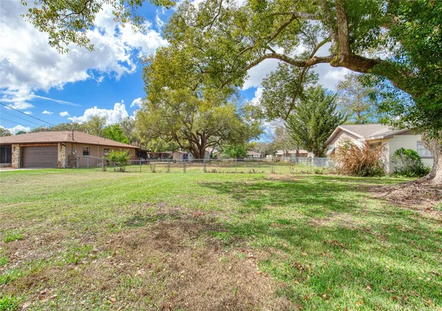 Photo 4 of Land for sale at 0 Lois Dr, Tavares, FL 32778 | MLS# V4950282 | Listing updated on 2026-09-14
