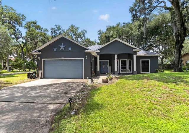 Photo 3 of Single family home for sale at 1260 Pecan St, Kissimmee, FL 34744 | MLS# O6426199 | Listing updated on 2026-09-20