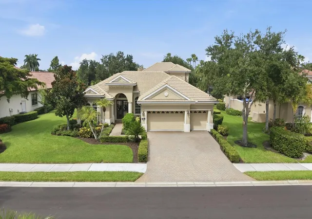 Photo 1 of Single family home for sale at 6806 Dominion Ln, Lakewood Ranch, FL 34202 | MLS# A4700380 | Listing updated on 2026-08-11