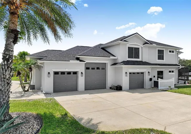 Photo 4 of Single family home for sale at 2 Colony Ct, Palm Coast, FL 32137 | MLS# O6426208 | Listing updated on 2026-10-02