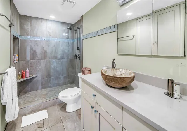 31st image of 1 Beach Dr Se #1907, Saint Petersburg, FL 33701 | MLS# TB8530459
