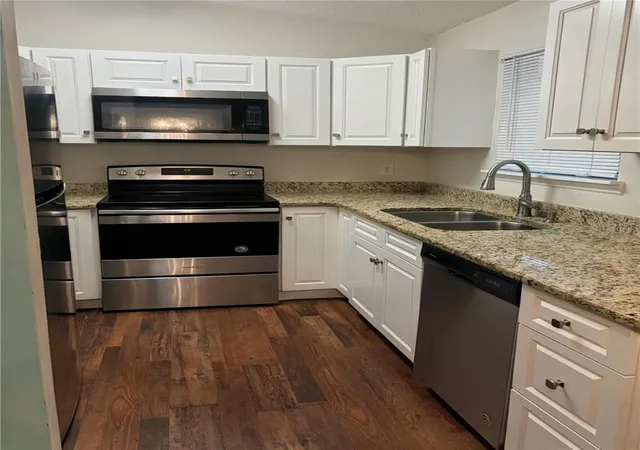 Photo 4 of Single family home for sale at 2404 NE 32nd Place, Ocala, FL 34479 | MLS# OM728728 | Listing updated on 2026-09-08