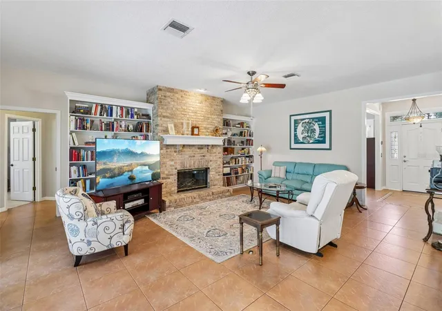 Photo 3 of Single family home for sale at 1616 Regal Cvs Ct, Kissimmee, FL 34744 | MLS# O6426237 | Listing updated on 2026-08-30