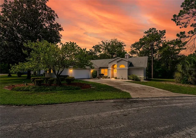 1st image of 4 Spruce Pine Ct N, Homosassa, FL 34446 | MLS# W7887770