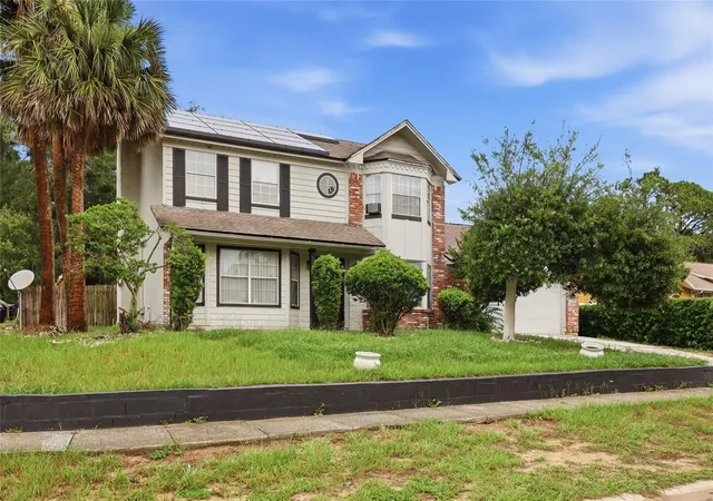 Photo 2 of Single family home for sale at 6923 Colony Oaks Ln, Orlando, FL 32818 | MLS# O6426248 | Listing updated on 2026-07-24