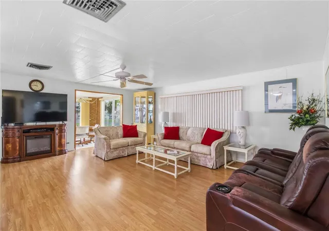 3rd image of 5510 Denmark Dr, Bradenton, FL 34207 | MLS# D6148133