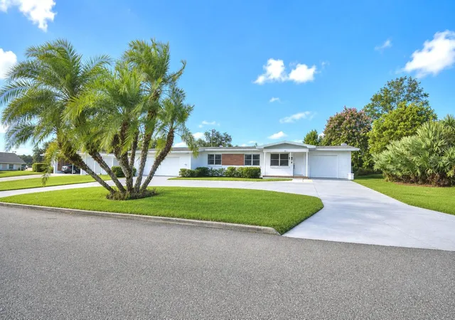 Photo 1 of Single family home for sale at 906 Ave M Se, Winter Haven, FL 33880 | MLS# P4939351 | Listing updated on 2026-09-03