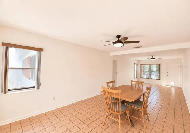 Photo 4 of Single family home for sale at 906 Ave M SE, Winter Haven, FL 33880 | MLS# P4939351 | Listing updated on 2026-09-03