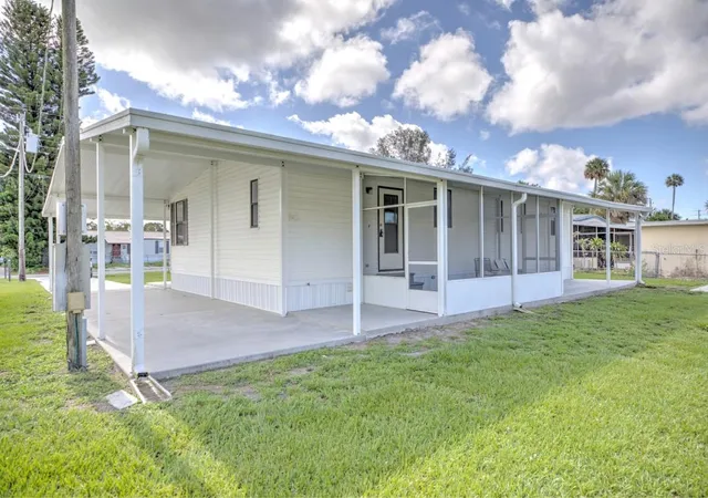 Photo 3 of Manufactured home for sale at 3523 Se 35th Avenue, Okeechobee, FL 34974 | MLS# A4700400 | Listing updated on 2026-09-21