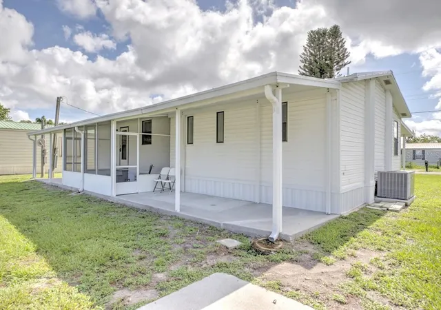 Photo 3 of Manufactured home for sale at 3523 SE 35th Avenue, Okeechobee, FL 34974 | MLS# A4700400 | Listing updated on 2026-09-21