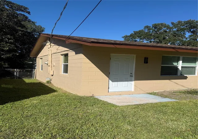 Photo 2 of Single family home for sale at 305 Ann St, Edgewater, FL 32132 | MLS# O6426262 | Listing updated on 2026-09-02