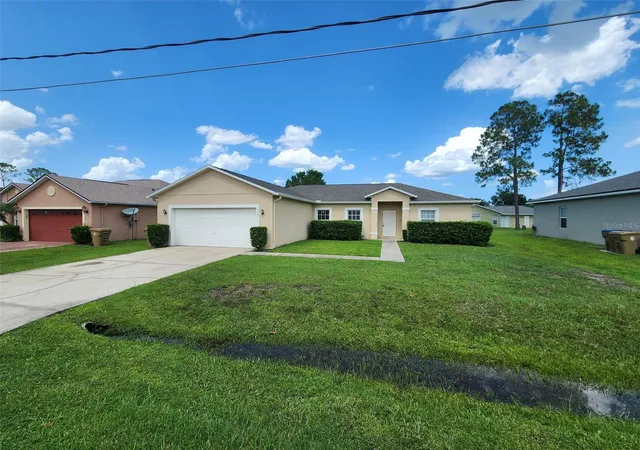 Photo 2 of Single family home for sale at 929 Gloucester Ct, Kissimmee, FL 34758 | MLS# O6426273 | Listing updated on 2026-10-23