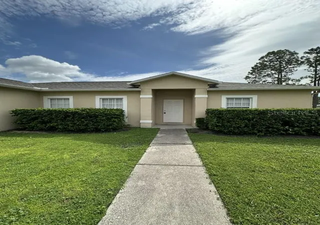 Photo 3 of Single family home for sale at 929 Gloucester Ct, Kissimmee, FL 34758 | MLS# O6426273 | Listing updated on 2026-10-23