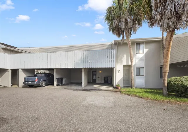 1st image of 1412 Oak Pl #J, Apopka, FL 32712 | MLS# O6426278