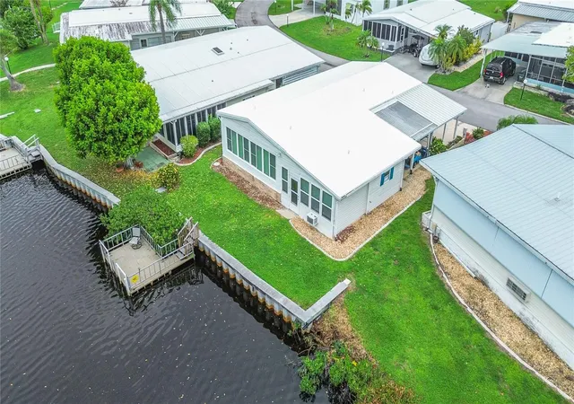 2nd image of 162 Bermuda Wy, North Port, FL 34287 | MLS# D6148134