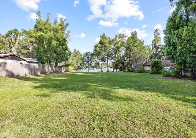 2nd image of 187035 Lakeshore Dr, Lutz, FL 33549 | MLS# TB8530522