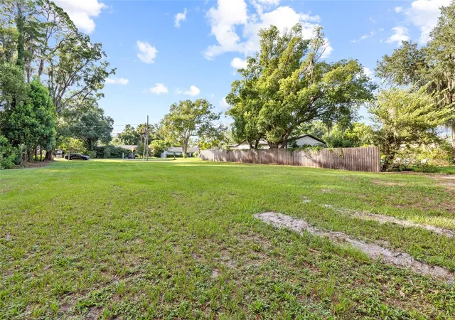 3rd image of 187035 Lakeshore Dr, Lutz, FL 33549 | MLS# TB8530522