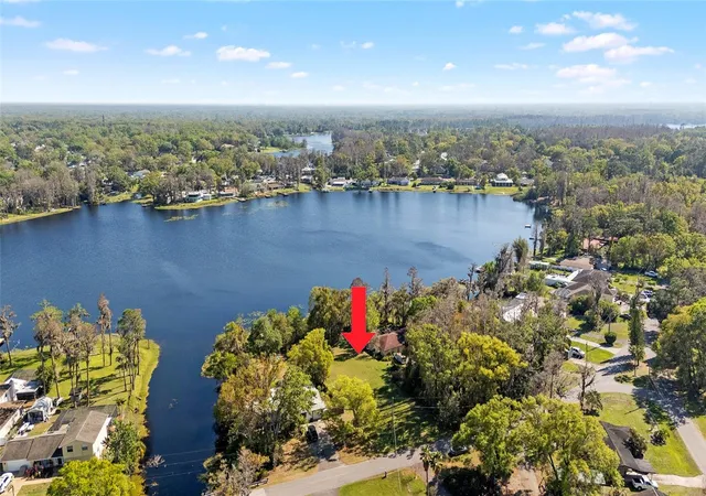 4th image of 187035 Lakeshore Dr, Lutz, FL 33549 | MLS# TB8530522