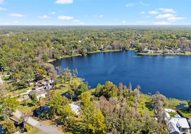 5th image of 187035 Lakeshore Dr, Lutz, FL 33549 | MLS# TB8530522
