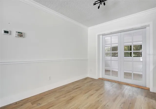 Photo 3 of Single family home for sale at 1221 Forest Cir, Altamonte Springs, FL 32714 | MLS# O6426308 | Listing updated on 2026-09-30