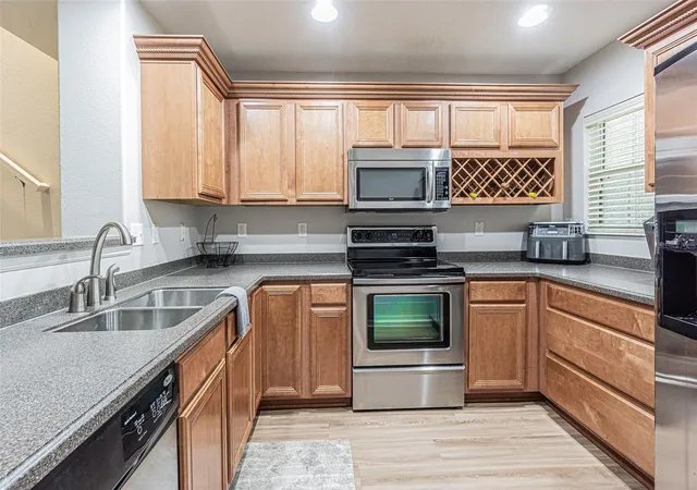 Photo 2 of Townhouse for sale at 526 Wheaton Trent Pl, Tampa, FL 33619 | MLS# TB8530529 | Listing updated on 2026-08-31