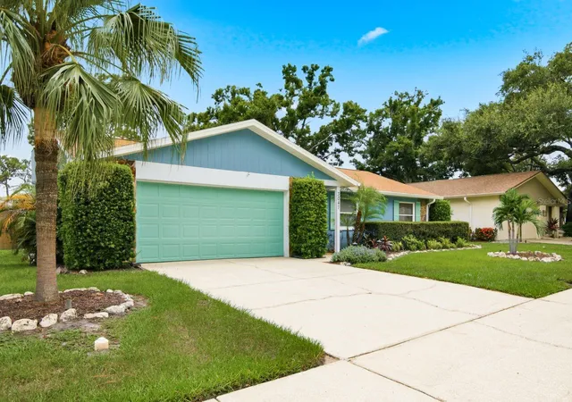 Photo 3 of Single family home for sale at 3047 Cascade Dr, Clearwater, FL 33761 | MLS# TB8530550 | Listing updated on 2026-10-22