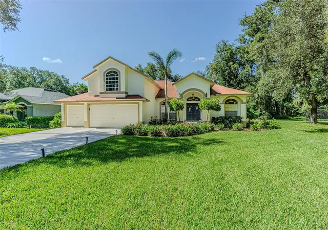 2nd image of 2409 Fox Forest Dr, Lutz, FL 33549 | MLS# TB8530564
