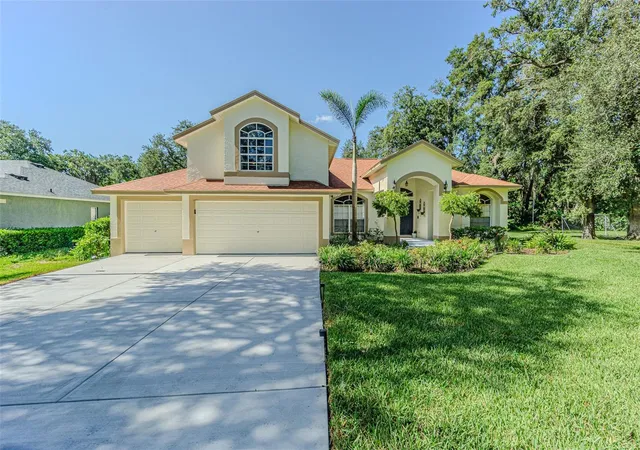 3rd image of 2409 Fox Forest Dr, Lutz, FL 33549 | MLS# TB8530564