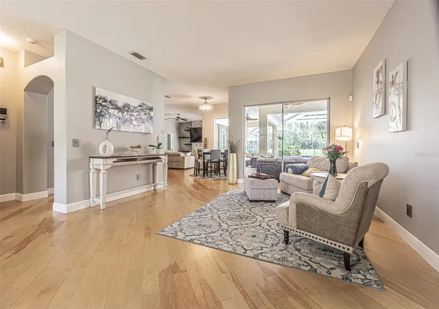 4th image of 2409 Fox Forest Dr, Lutz, FL 33549 | MLS# TB8530564