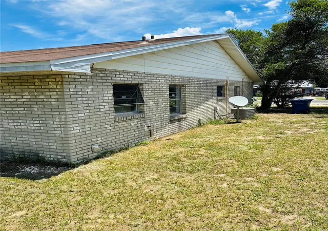 Photo 3 of House for sale at 845 S Char Mil Ave, Lake Alfred, FL 33850 | MLS# S5153998 | Listing updated on 2026-07-23