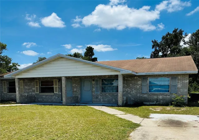 Photo 4 of House for sale at 845 S Char Mil Ave, Lake Alfred, FL 33850 | MLS# S5153998 | Listing updated on 2026-07-23