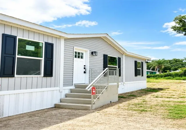 1st image of 175 Smith St, Mulberry, FL 33860 | MLS# A4700435
