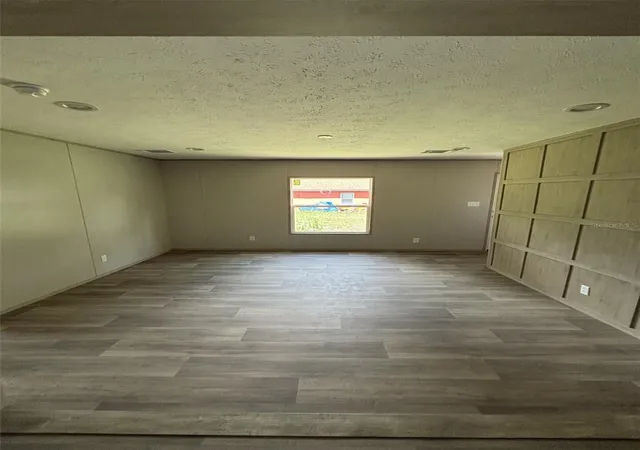 Photo 3 of Single family home for sale at 175 Smith St, Mulberry, FL 33860 | MLS# A4700435 | Listing updated on 2026-10-01