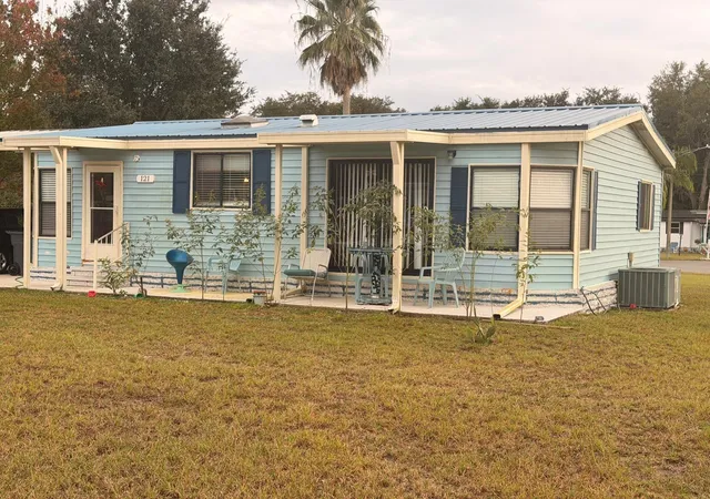 1st image of 121 Hyde Park Ct, Davenport, FL 33897 | MLS# S5154000