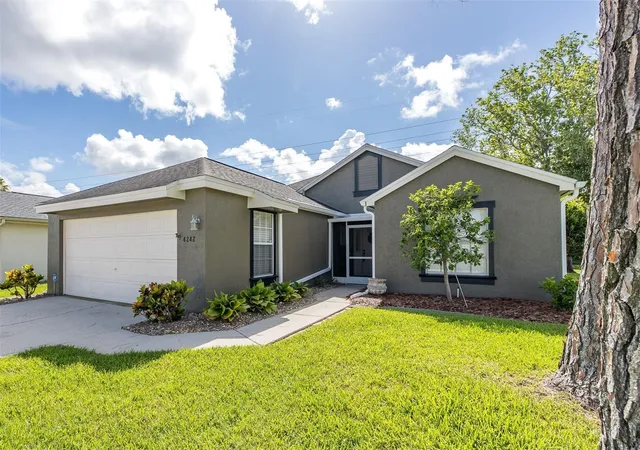 Photo 2 of Single family home for sale at 4242 Northampton Dr, New Port Richey, FL 34653 | MLS# W7887787 | Listing updated on 2026-08-30