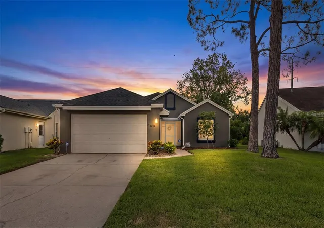 Photo 1 of Single family home for sale at 4242 Northampton Dr, New Port Richey, FL 34653 | MLS# W7887787 | Listing updated on 2026-08-30