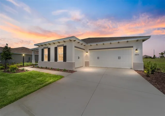 Photo 4 of Single family home for sale at 10673 SW 102nd Lane, Ocala, FL 34481 | MLS# OM728759 | Listing updated on 2026-07-21