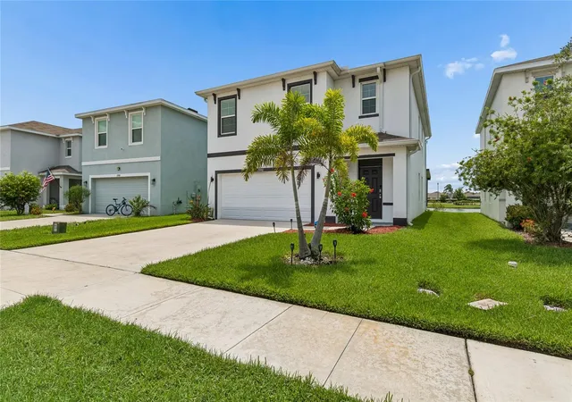 Photo 3 of Single family home for sale at 15990 Tuscany Hillside Rd, Odessa, FL 33556 | MLS# W7887789 | Listing updated on 2026-10-20