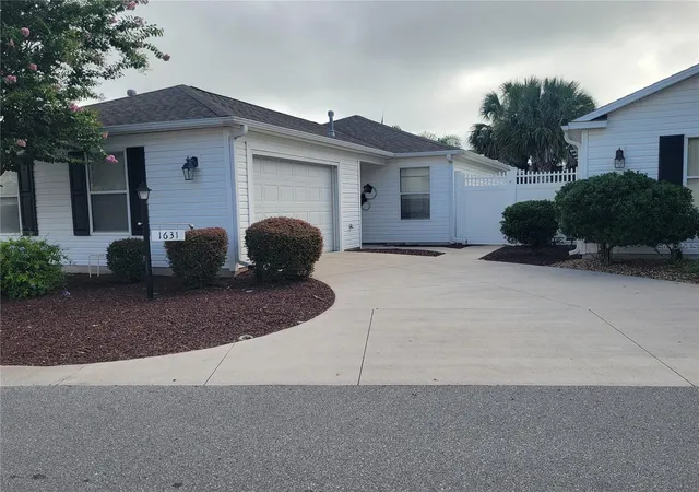Photo 2 of Sale Pending at 1631 Edisto Ln, The Villages, FL 32162 | MLS# O6426371 | Listing updated on 2026-09-06