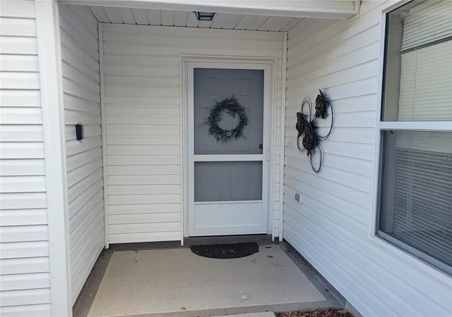Photo 3 of Sale Pending at 1631 Edisto Ln, The Villages, FL 32162 | MLS# O6426371 | Listing updated on 2026-09-06