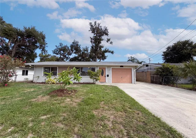 Photo 1 of Single family home for sale at 1516 2nd Avenue E, Bradenton, FL 34208 | MLS# O6426378 | Listing updated on 2026-10-01