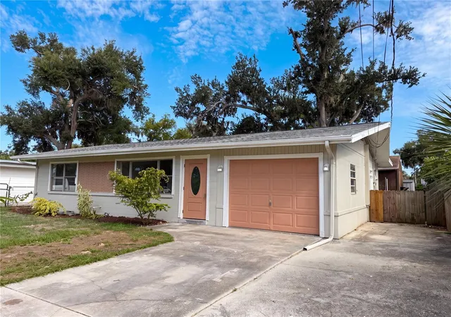 Photo 2 of Single family home for sale at 1516 2nd Avenue E, Bradenton, FL 34208 | MLS# O6426378 | Listing updated on 2026-10-01