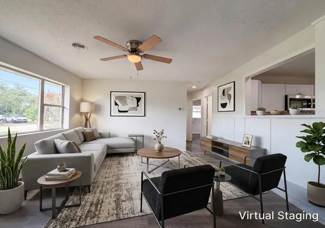 Photo 3 of Single family home for sale at 1516 2nd Avenue E, Bradenton, FL 34208 | MLS# O6426378 | Listing updated on 2026-10-01